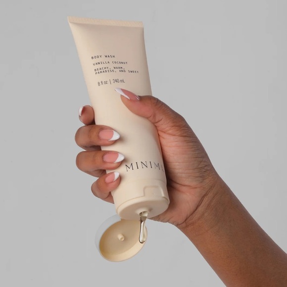 Vanilla Coconut Body Wash by Minim LA - Picture 5 of 5